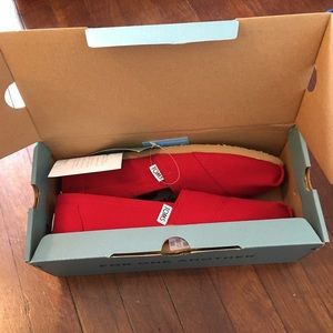 Brand New Red Toms